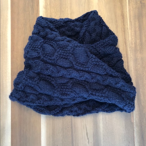 Gap Cable Knit Infinity Scarf - Picture 3 of 4